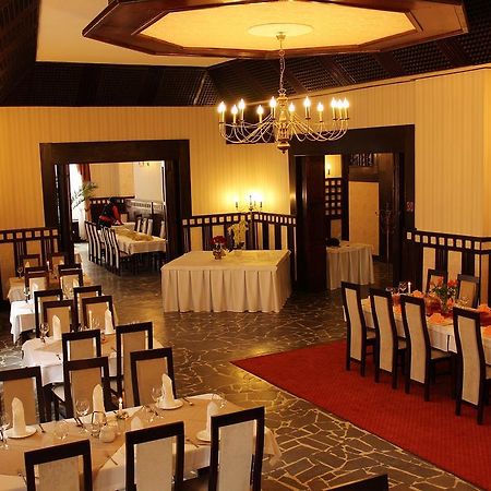 Hotel Staromiejski Слупск Экстерьер фото