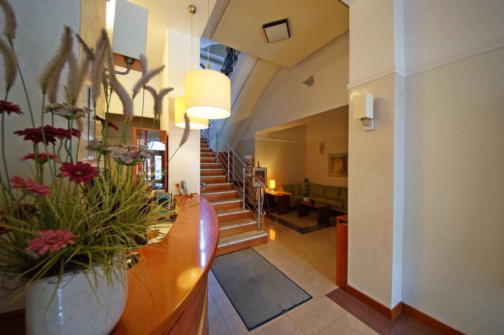 Hotel Staromiejski Слупск Экстерьер фото